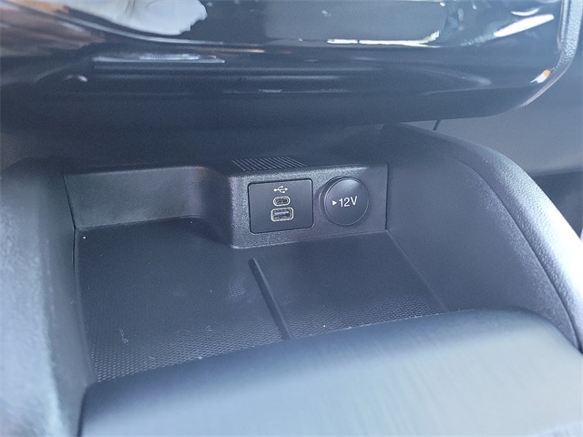2025 Ford Escape ST-Line photo 17