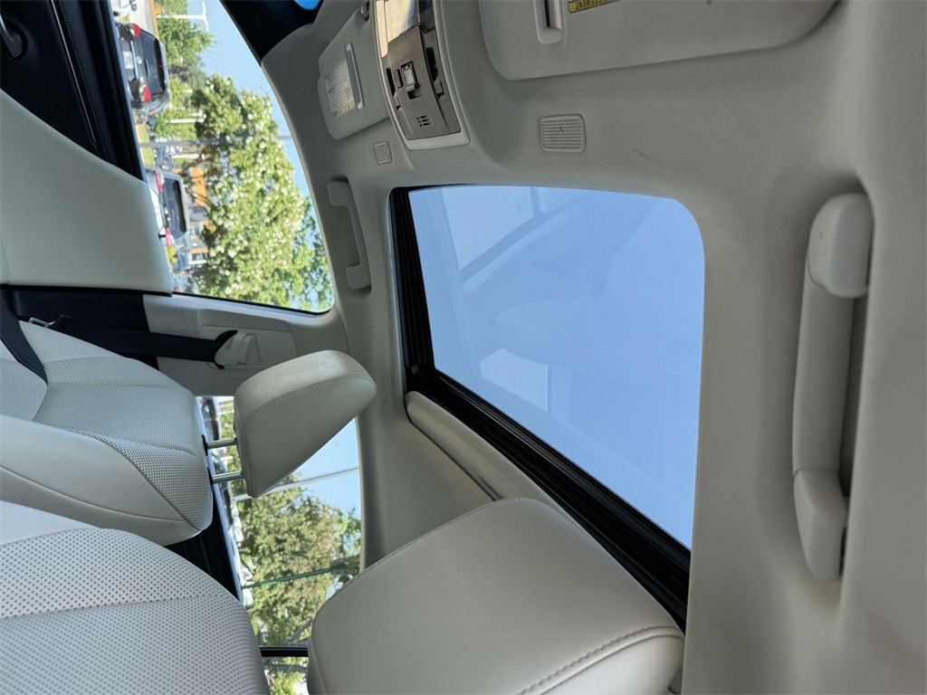2022 Lexus ES 250 photo 4