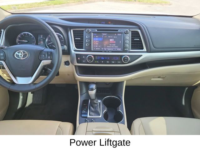 2016 Toyota Highlander XLE photo 11