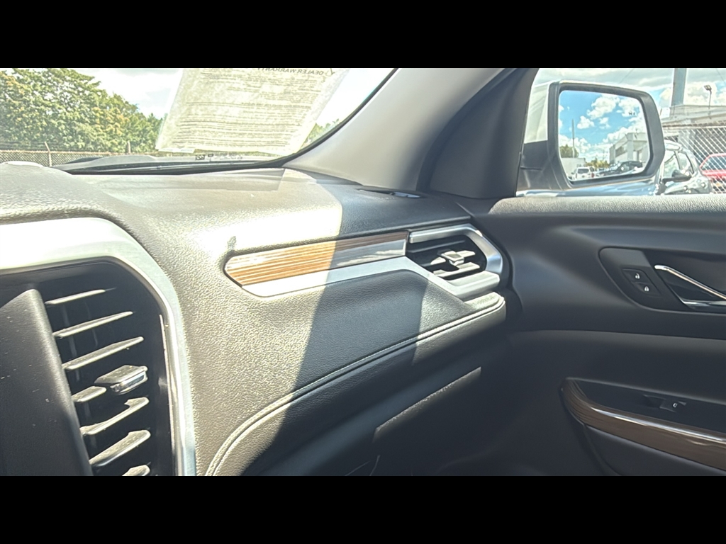2023 Gmc Acadia SLE photo 16