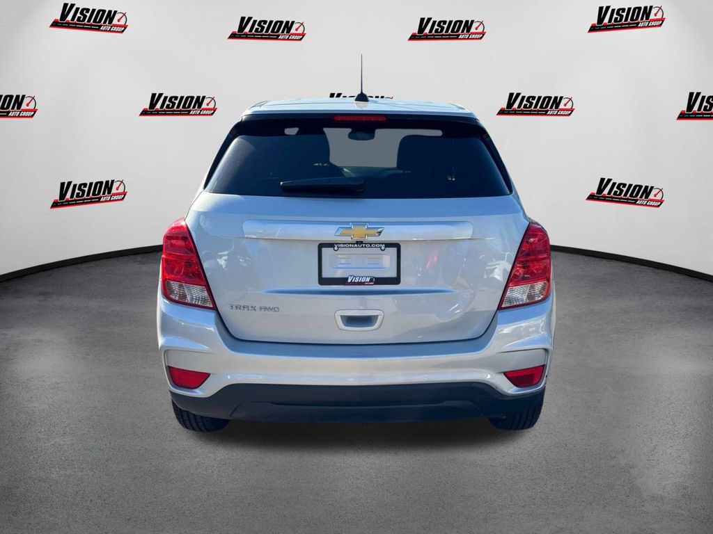 2017 Chevrolet Trax LS photo 6
