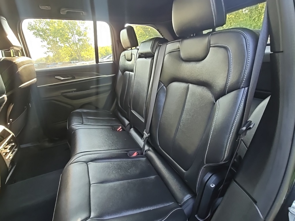 2024 Jeep Grand Cherokee Limited photo 13