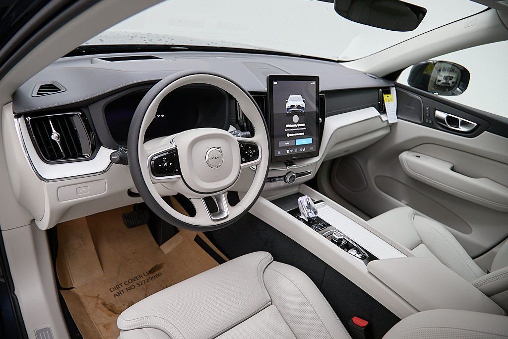 2026 VOLVO XC60 - Image 10