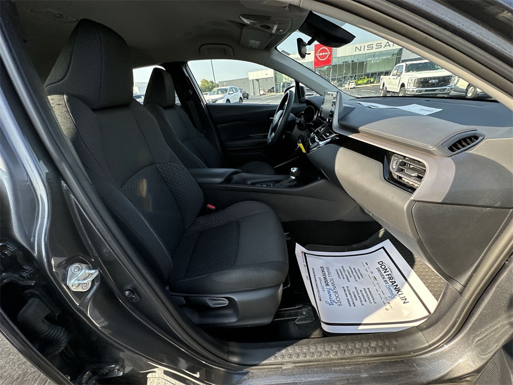 2021 Toyota C-HR LE photo 22
