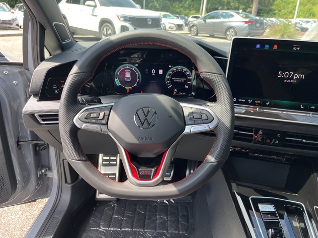 2025 Volkswagen Golf GTI SE photo 18