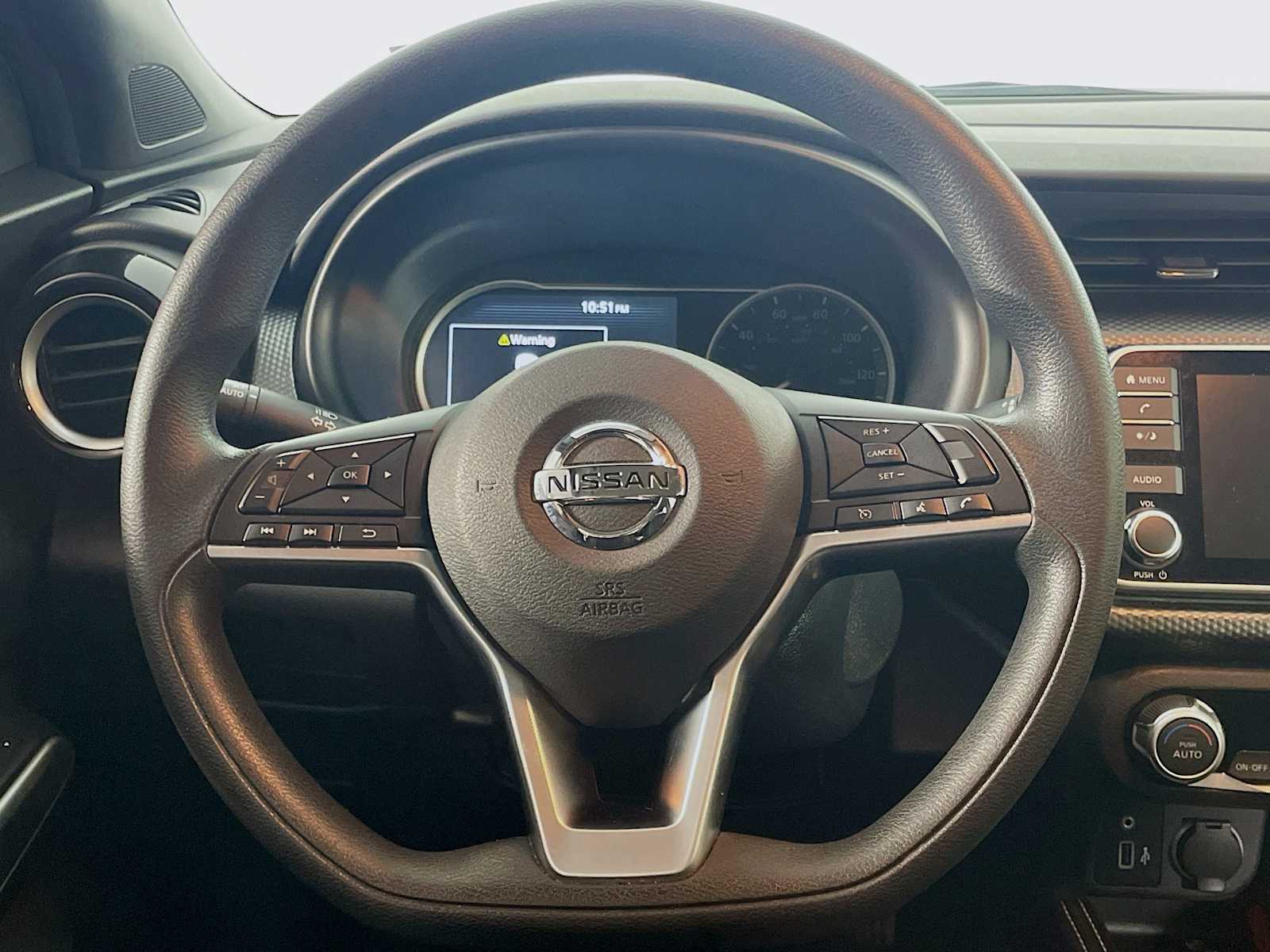 2020 Nissan Kicks SV photo 6