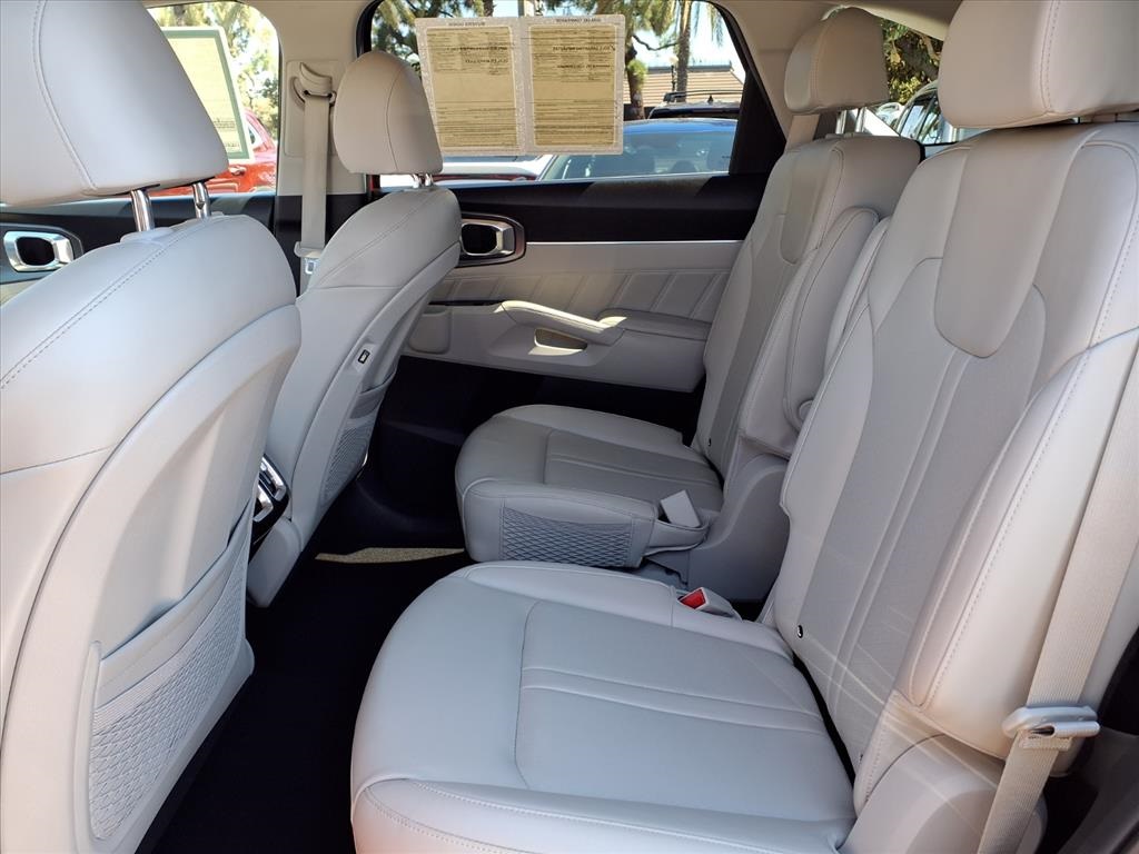 2022 Kia Sorento Plug-In Hybrid SX photo 10