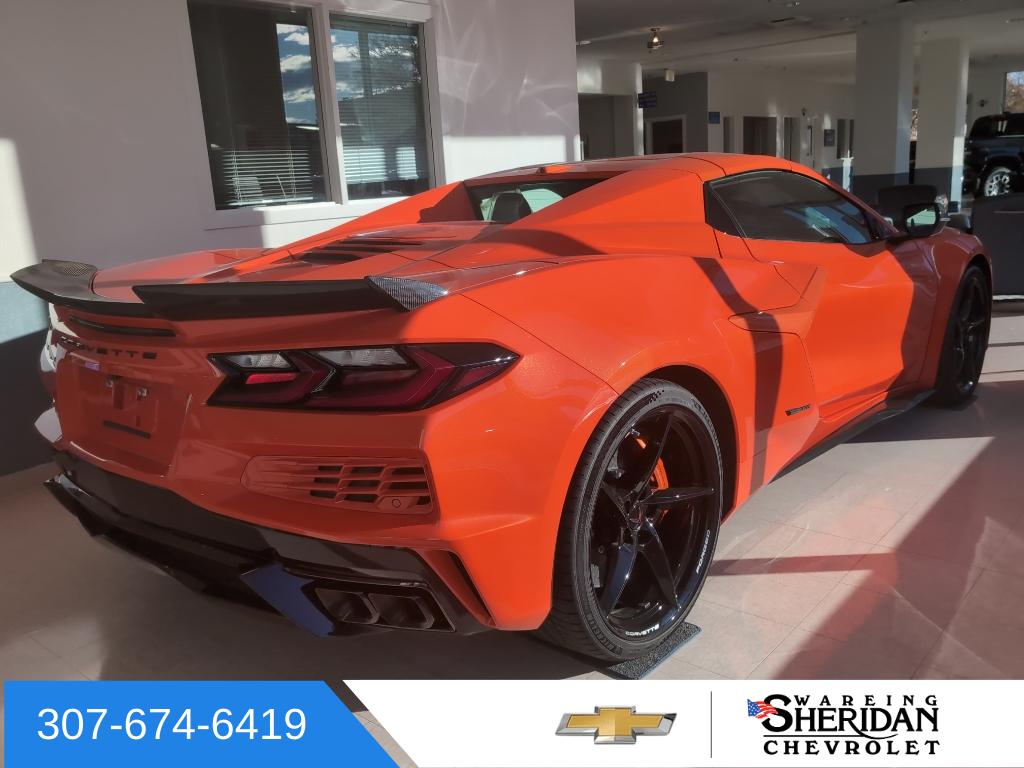 2025 Chevrolet Corvette E-Ray 3LZ photo 3