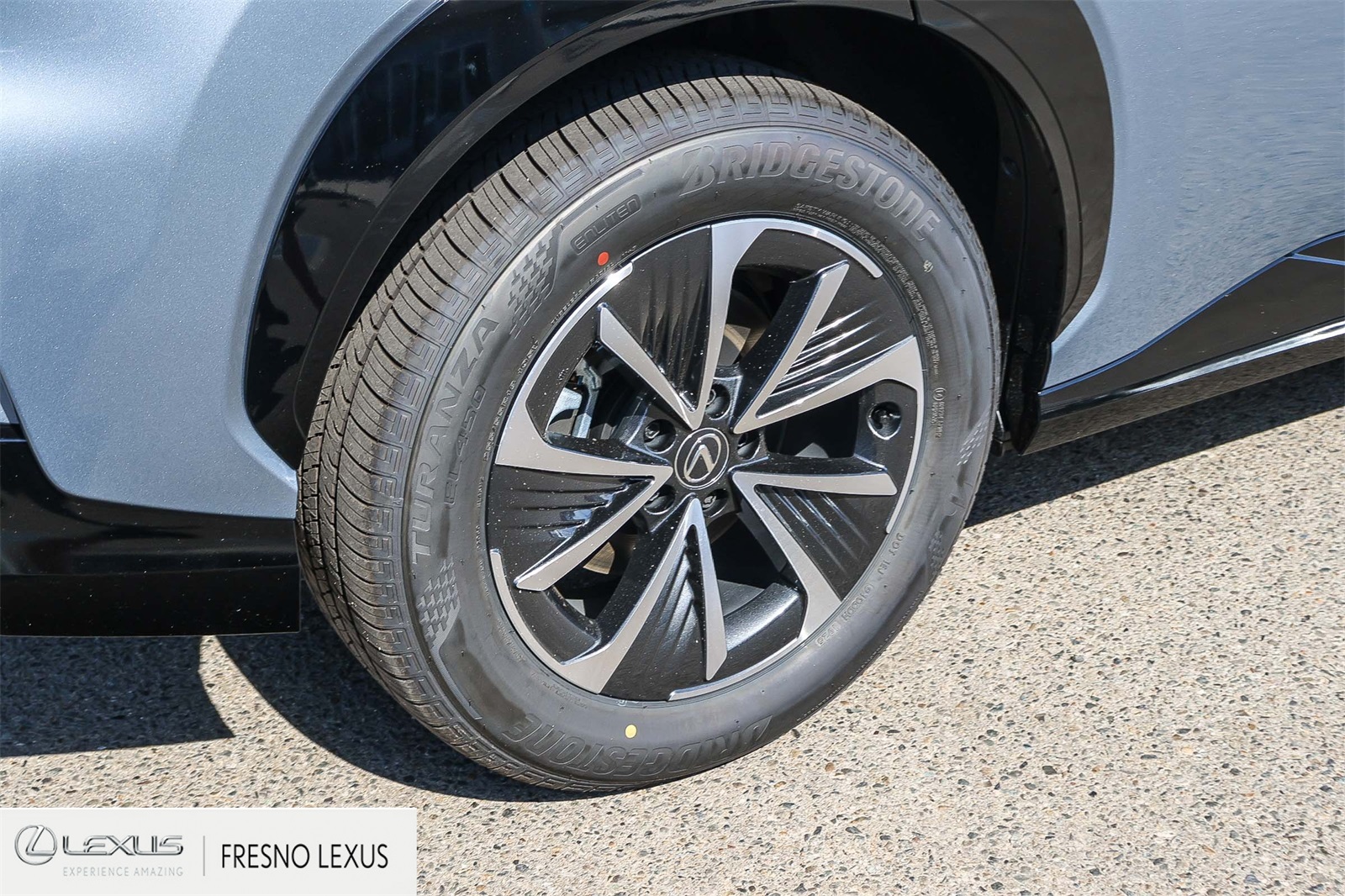 2025 Lexus RZ 450e photo 8