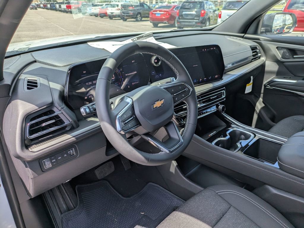 2025 Chevrolet Traverse photo 6
