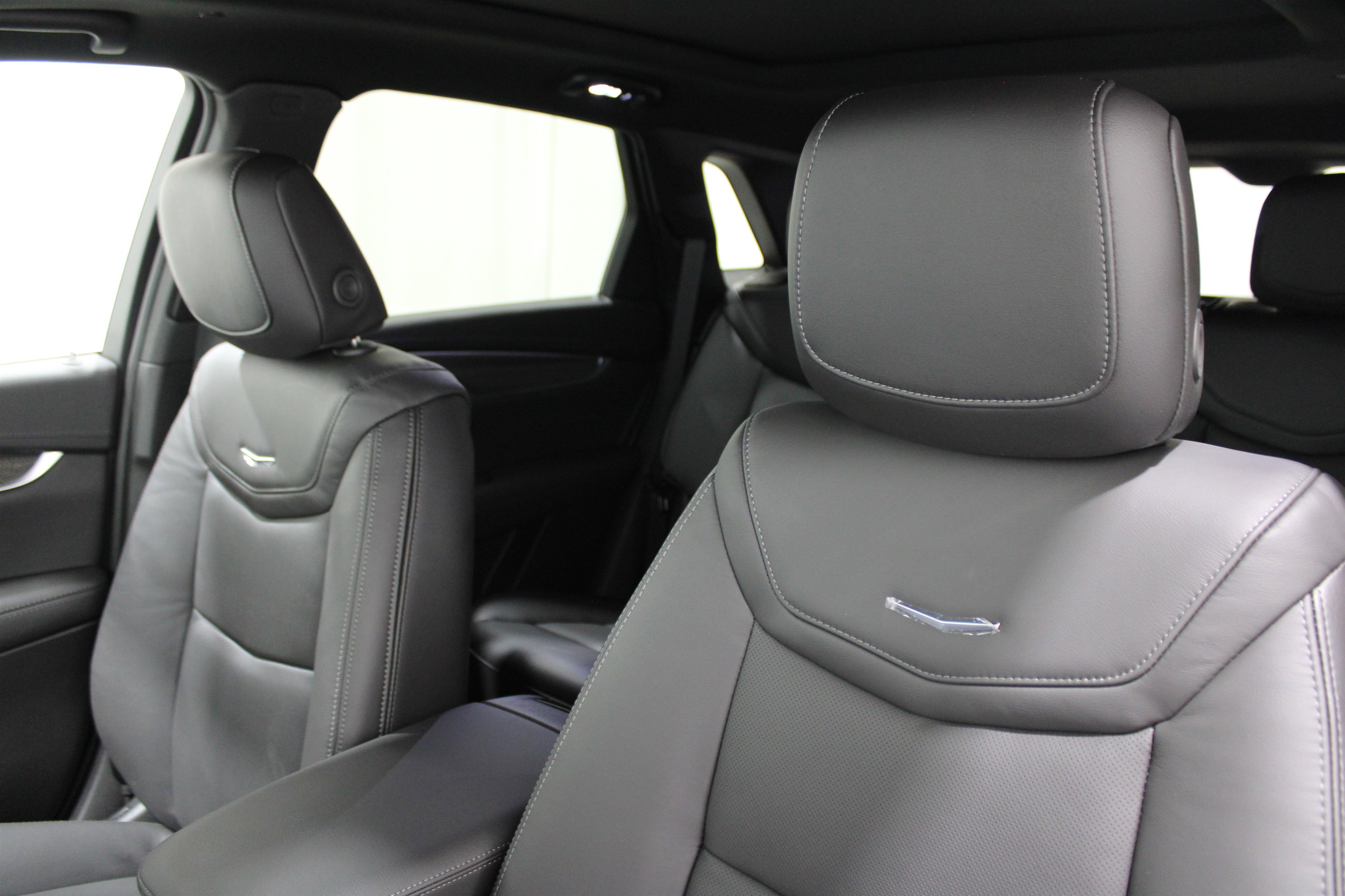 2025 Cadillac XT5 Sport photo 3