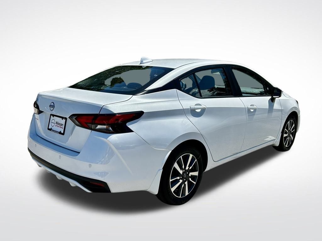 2025 Nissan Versa SV photo 6