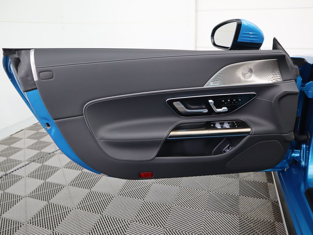 2025 Mercedes Benz SL 55 AMG photo 32