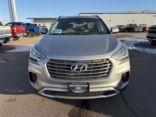 Used 2018 Hyundai Santa Fe SE with VIN KM8SMDHF9JU265597 for sale in Winner, SD