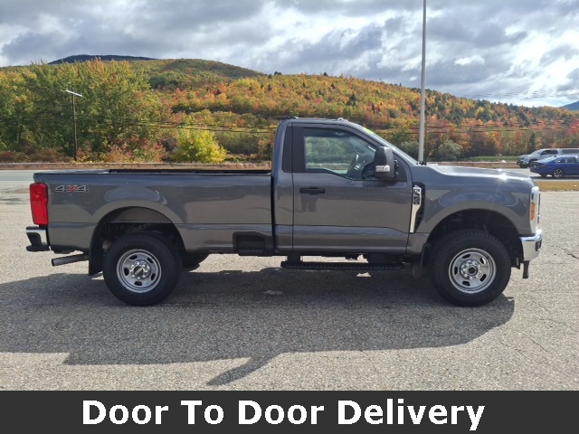 2023 Ford F-350 photo 2