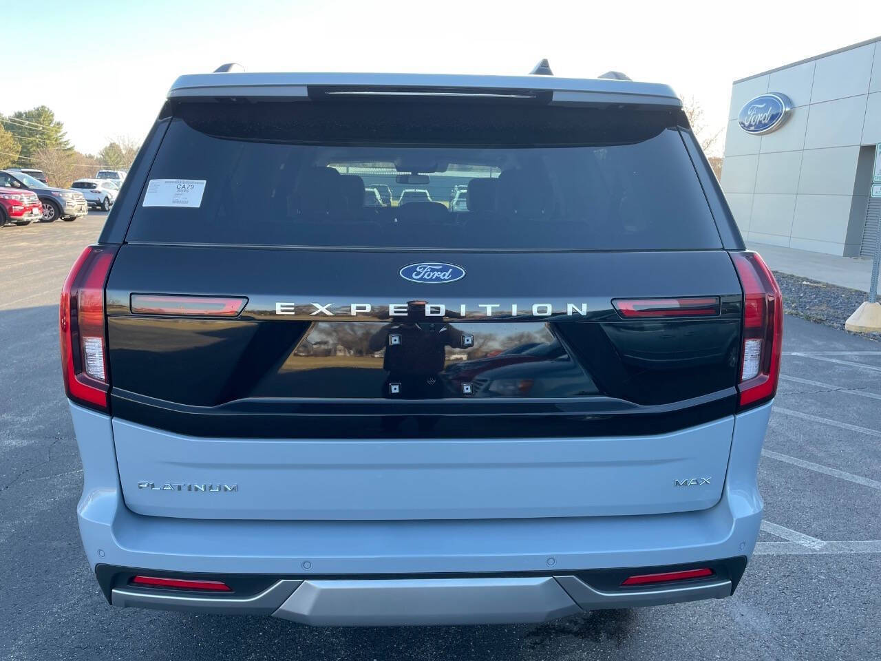2025 Ford Expedition MAX Platinum photo 4