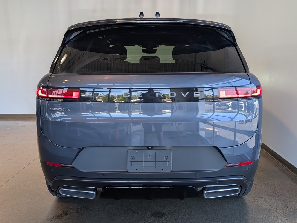2025 Land Rover Range Rover Sport SE photo 2