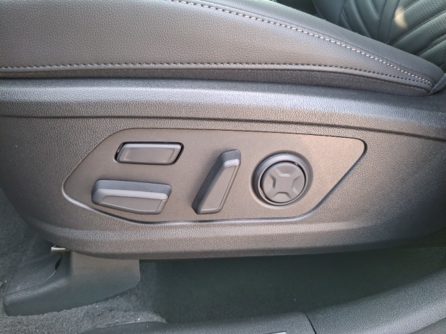 2026 Kia Sorento EX photo 10