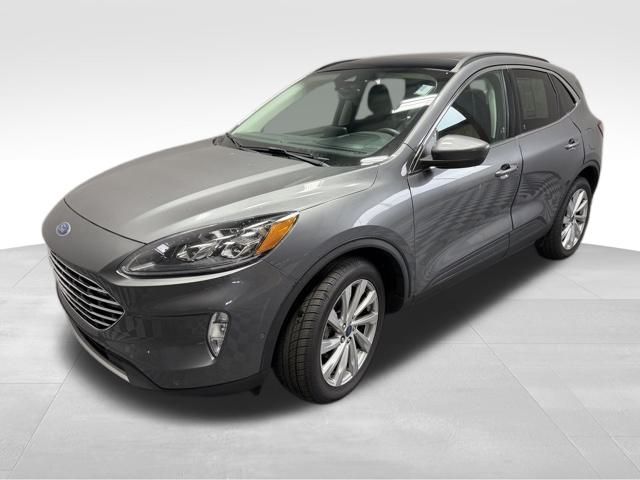 2022 Ford Escape Titanium's photo