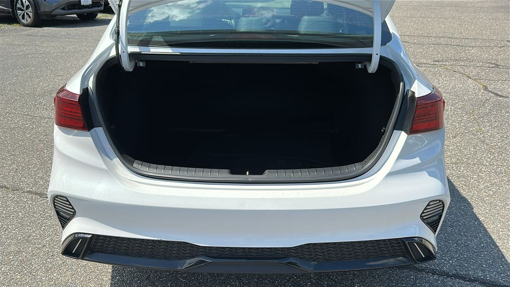 2023 Kia Forte GT-Line photo 25