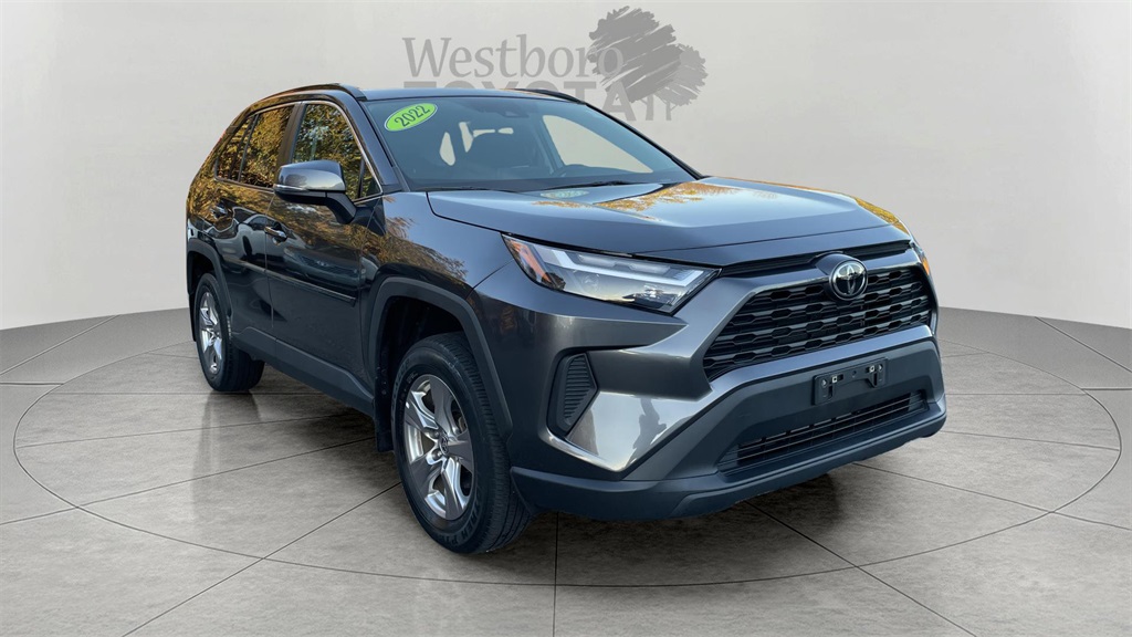 2022 Toyota RAV4 XLE's photo