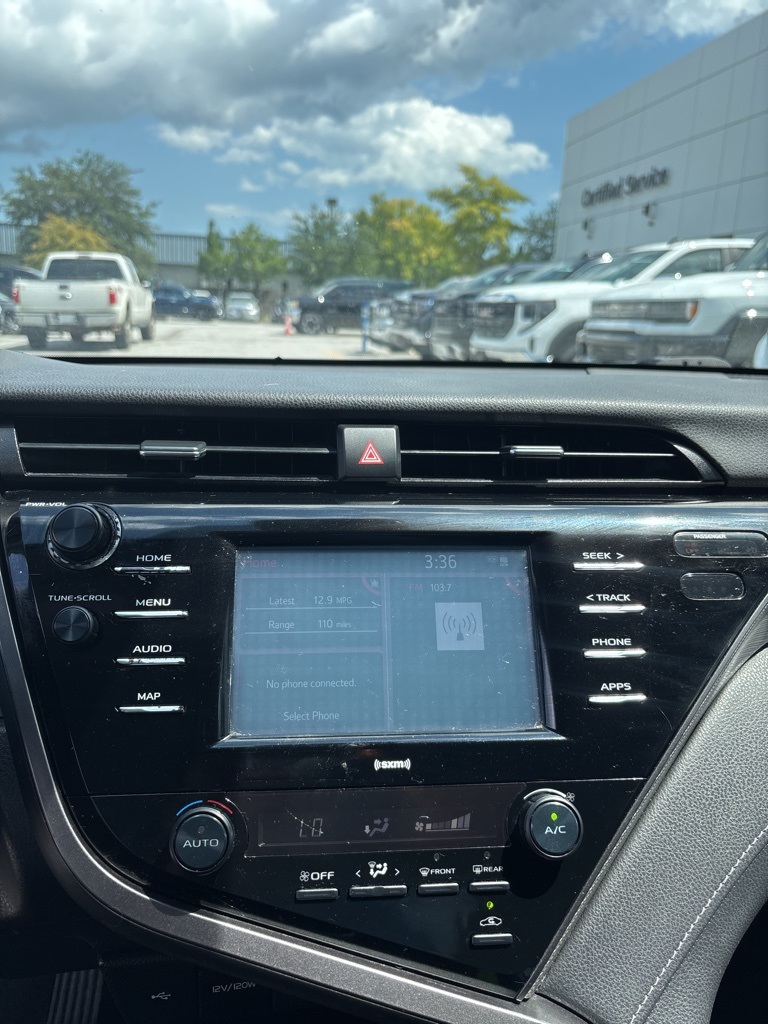 2020 Toyota Camry SE photo 16