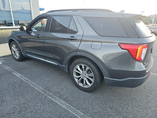 2020 Ford Explorer XLT photo 3