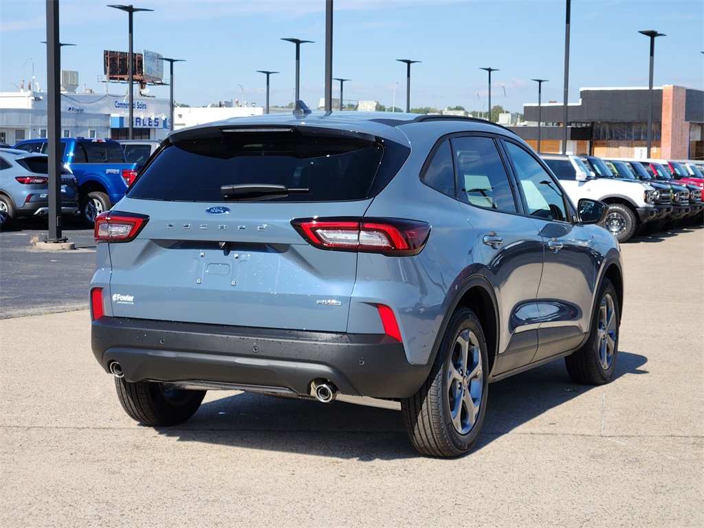 2025 Ford Escape ST-Line photo 4