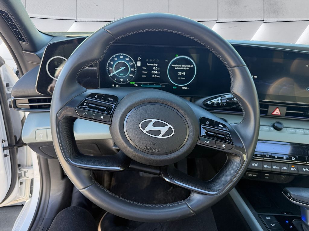 2025 Hyundai Elantra Hybrid Limited photo 8