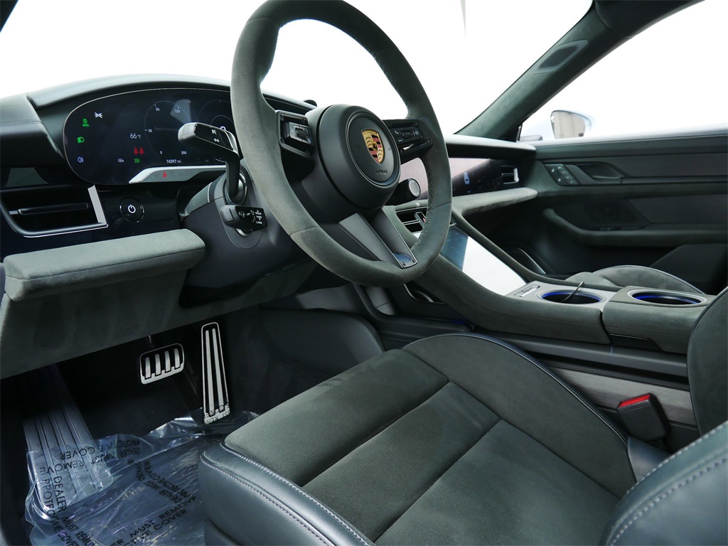 2023 Porsche Taycan GTS Sport Turismo photo 4