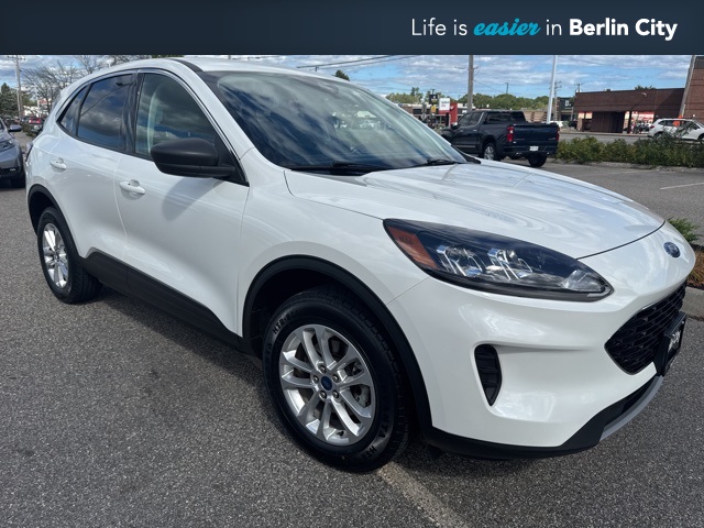 2022 Ford Escape SE's photo