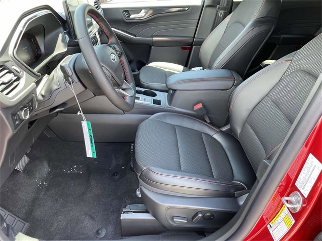 2025 Ford Escape ST-Line photo 7