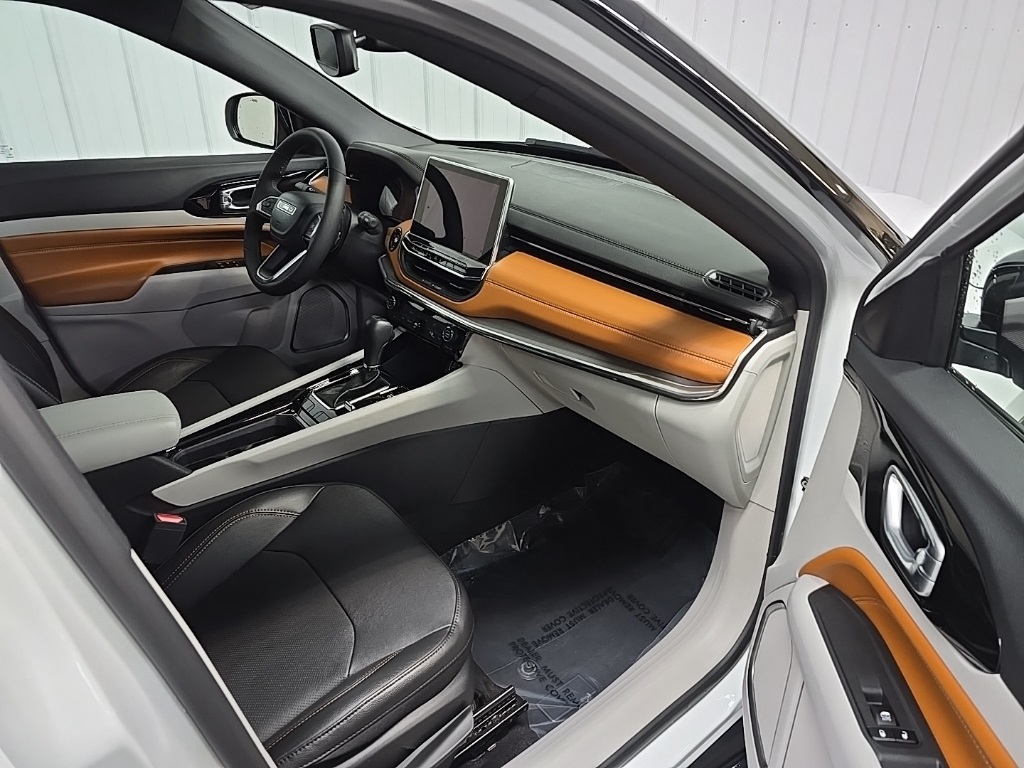 2023 Jeep Compass Limited photo 15