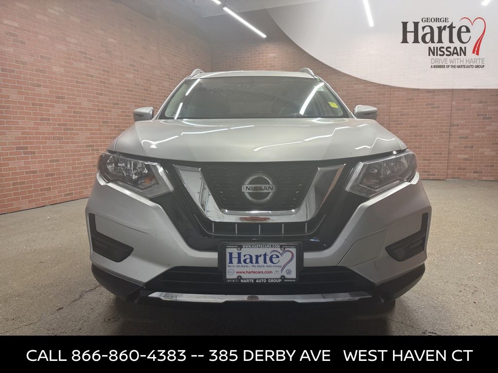 Used 2018 Nissan Rogue SV with VIN JN8AT2MV9JW344961 for sale in West Haven, CT