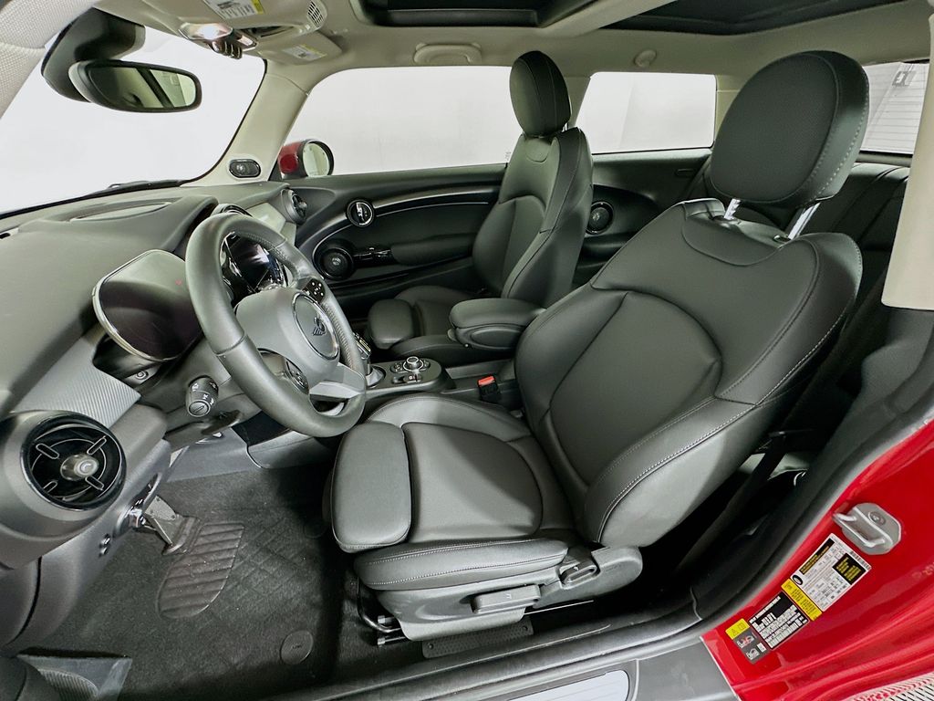 2024 Mini Cooper SE Signature photo 17