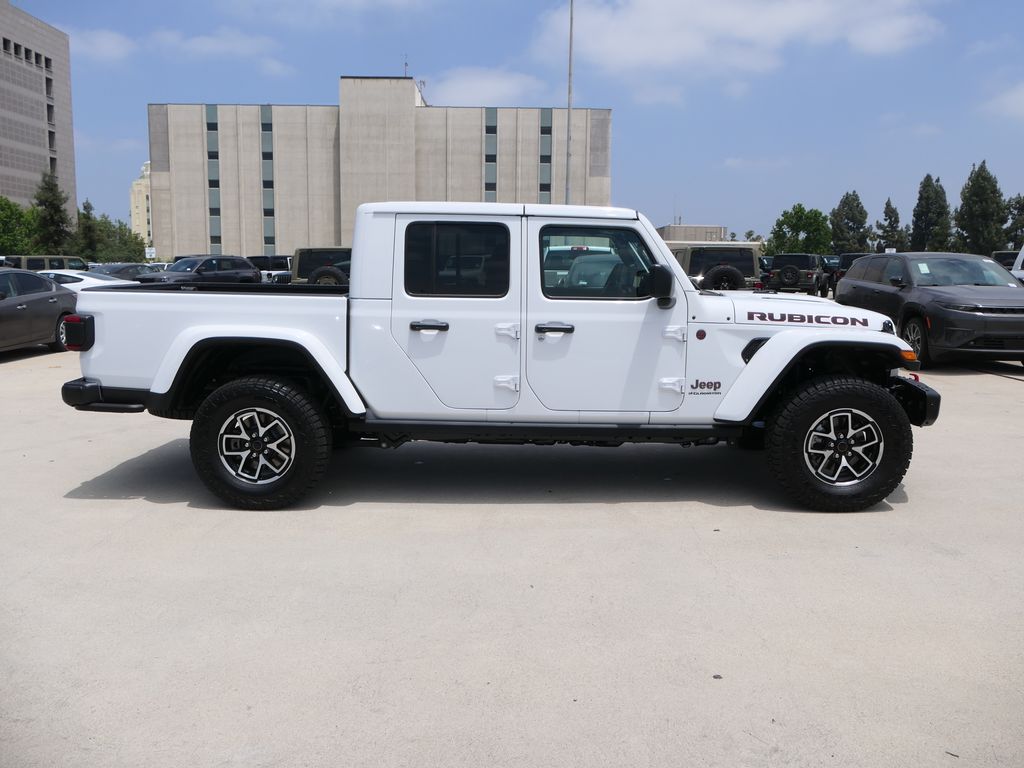 2025 Jeep Gladiator Rubicon photo 2