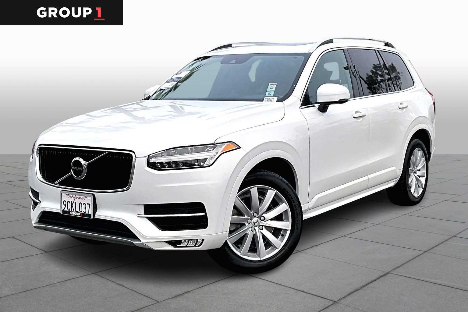 2019 Volvo XC90 Momentum's photo