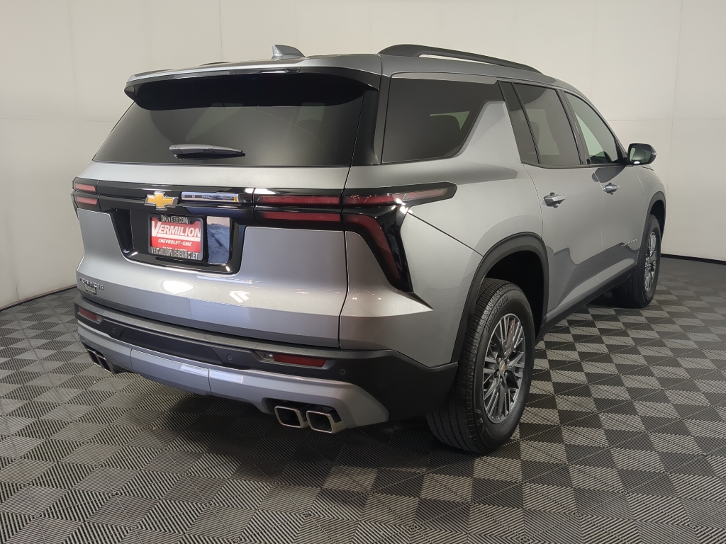 2025 Chevrolet Traverse photo 8