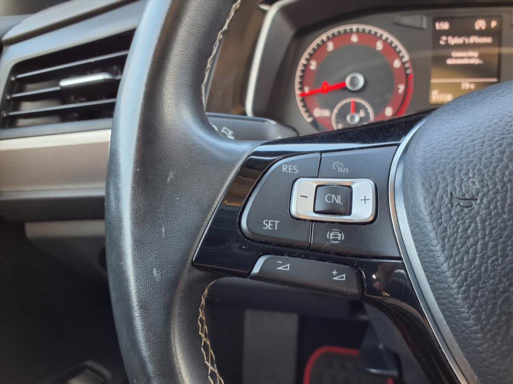 2021 Volkswagen Jetta SE photo 2