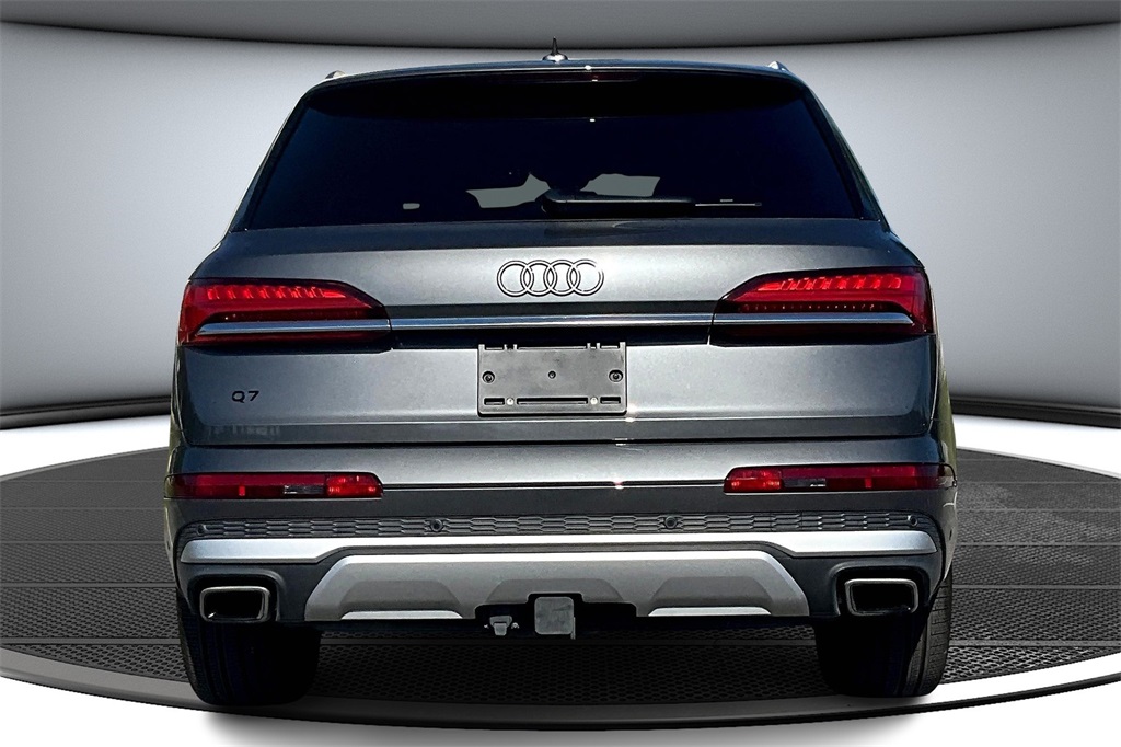 2025 Audi Q7 55 Premium Plus photo 2