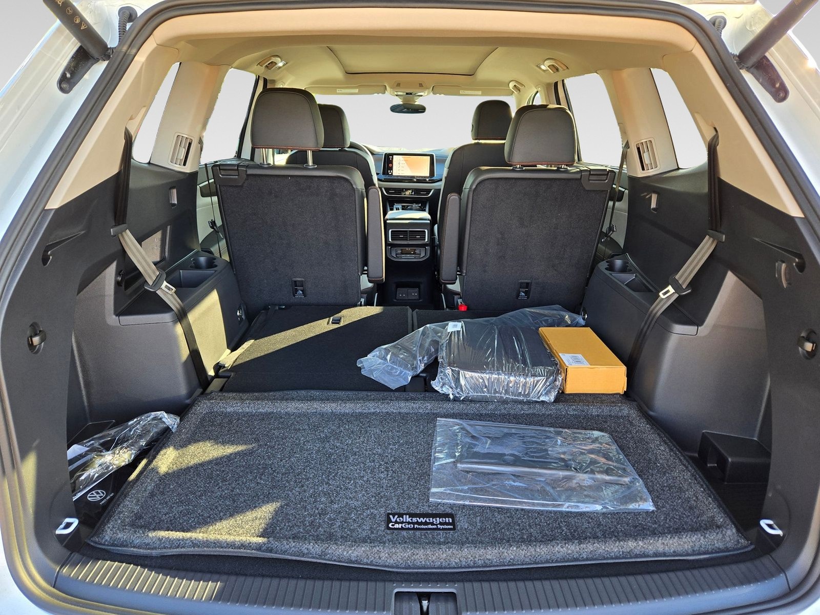 2025 Volkswagen Atlas SE Technology Peak Edition photo 4