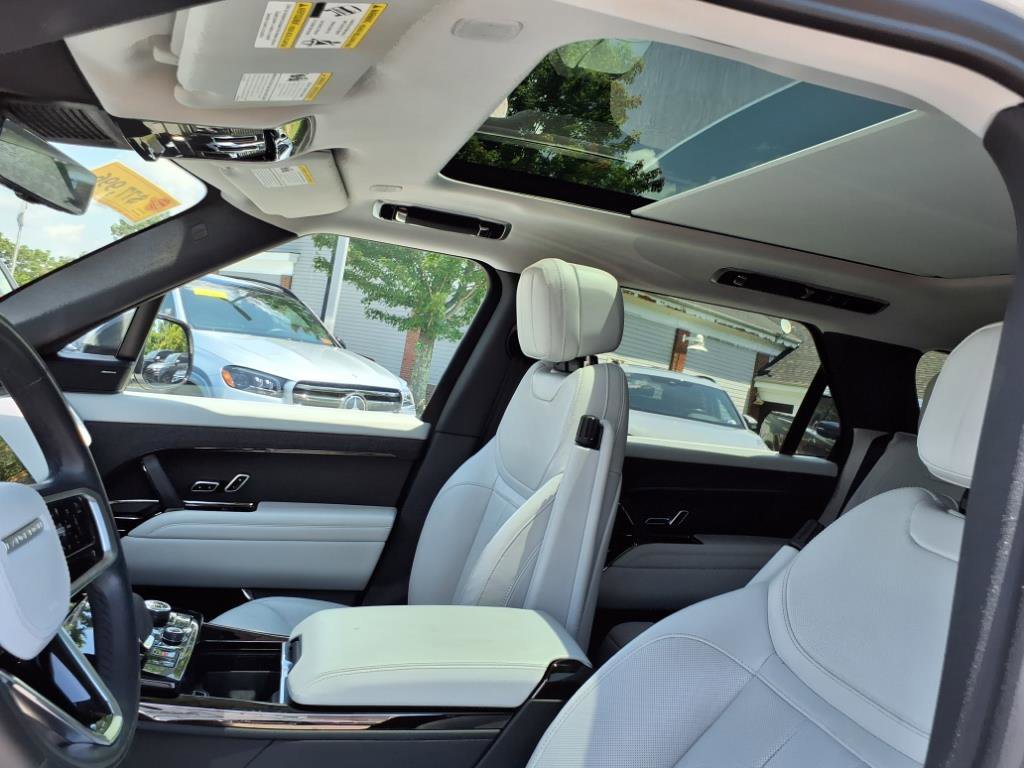 2023 Land Rover Range Rover Sport SE photo 11