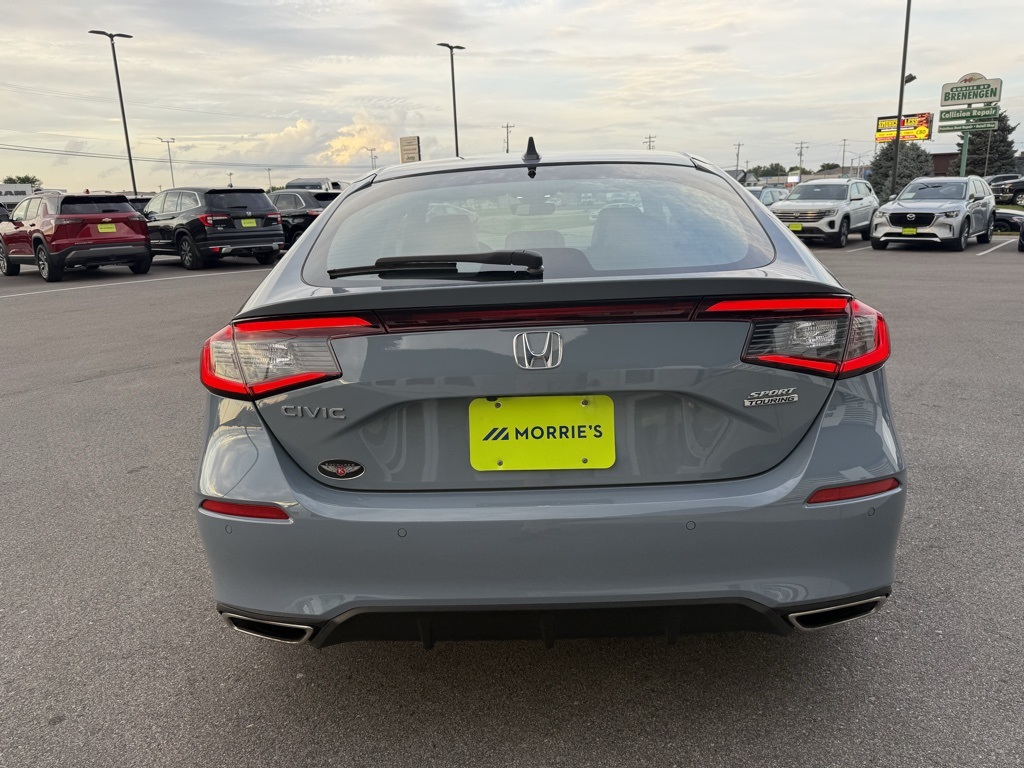 2022 Honda Civic Hatchback Sport Touring photo 3