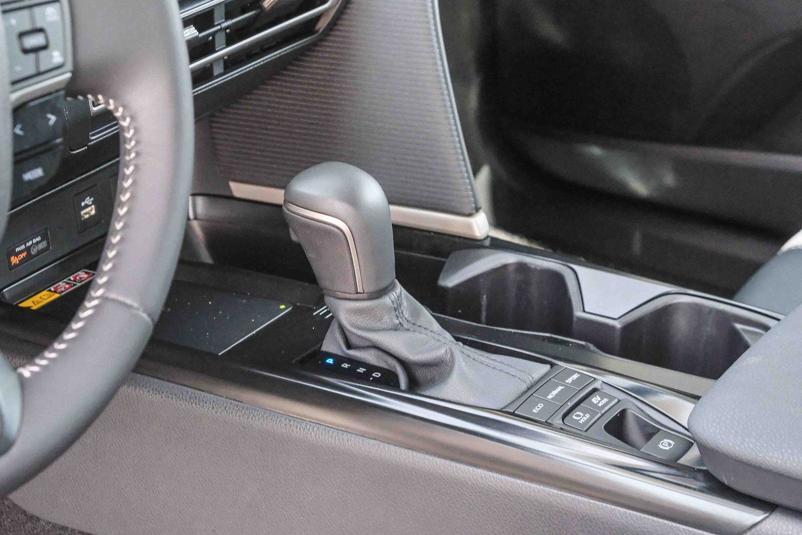 2025 Toyota Camry SE photo 19