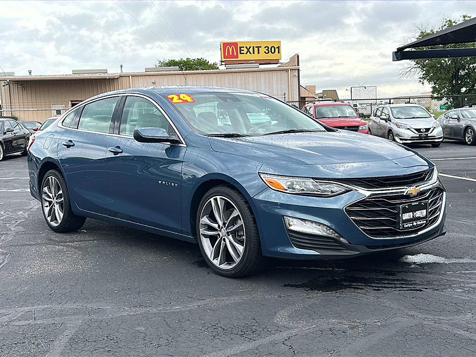 Used 2024 Lakeshore Blue Metallic CHEVROLET LT image 10
