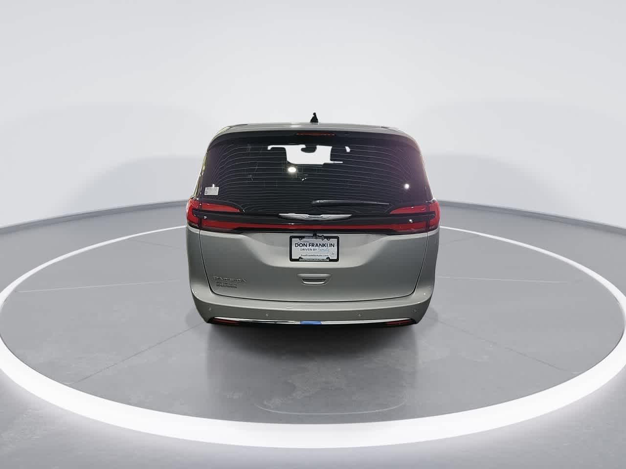 2026 Chrysler Pacifica photo 7