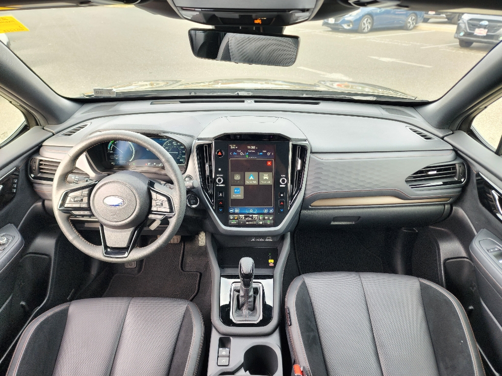 2025 Subaru Forester Touring photo 2