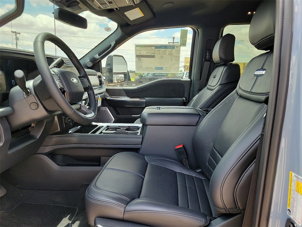 2025 Ford F-350 photo 18