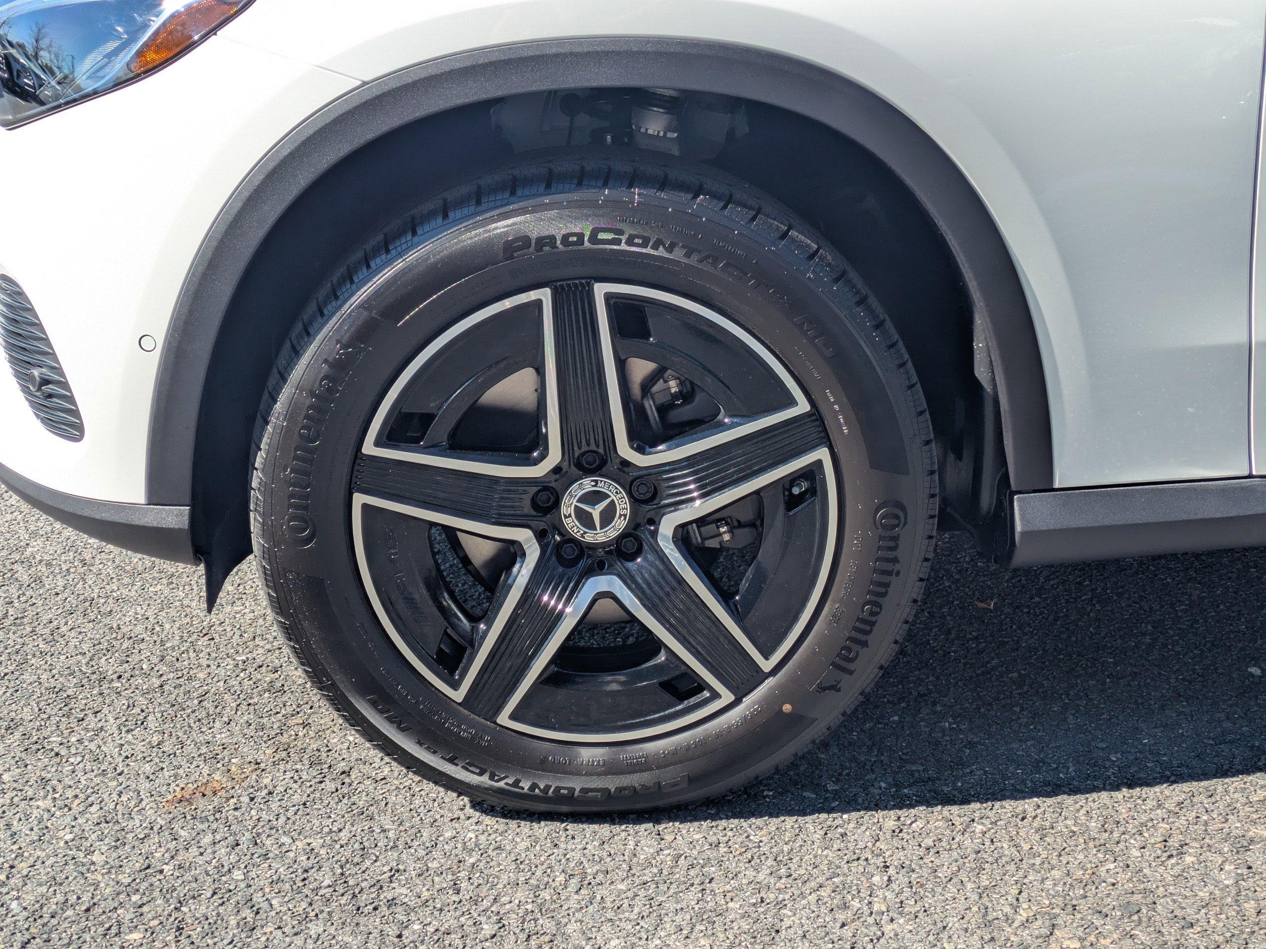 2026 Mercedes Benz GLC 300 photo 3