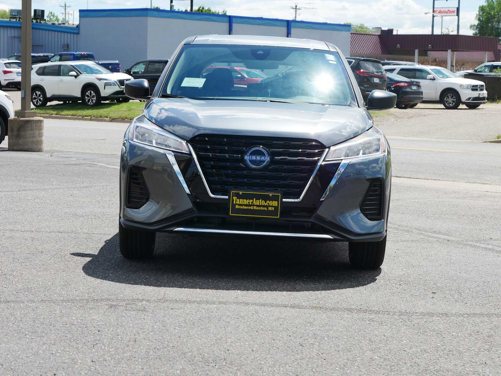 2025 Nissan Kicks Play S photo 2